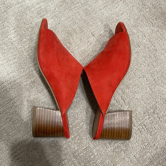 HALOGEN Chunky Heel in Suede Orange-Red color. Size 8. - Picture 5 of 8